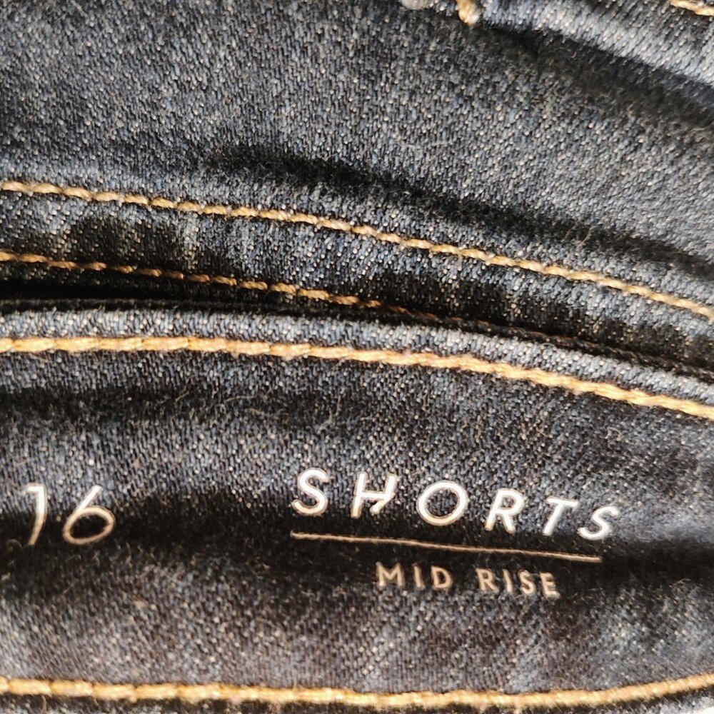 Simply Vera Vera Wang Mid Rise Denim Shorts, Size 16, Used - Picture 5 of 5